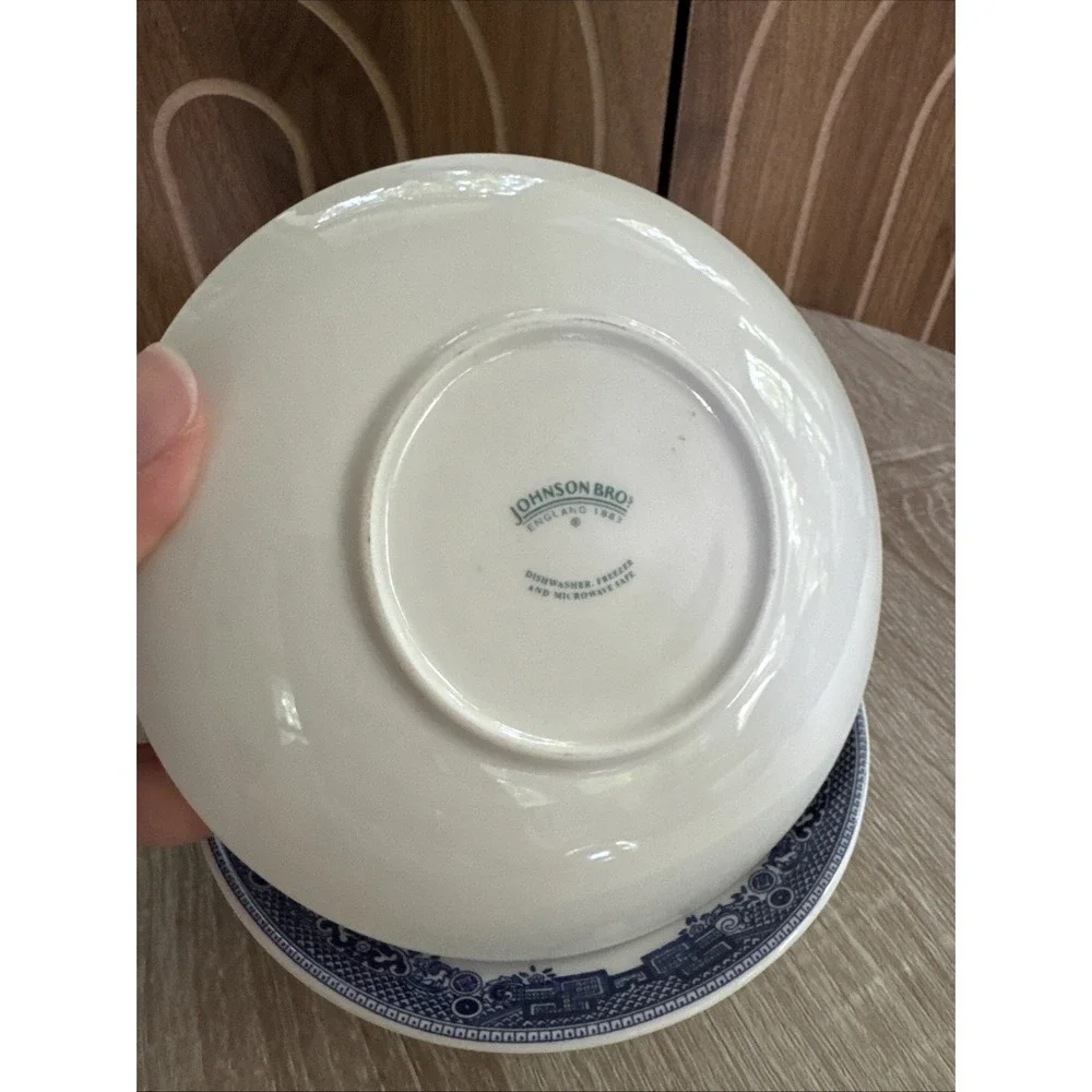 Johnson Bros England Blue Willow China set of 6 Saucers 5.75